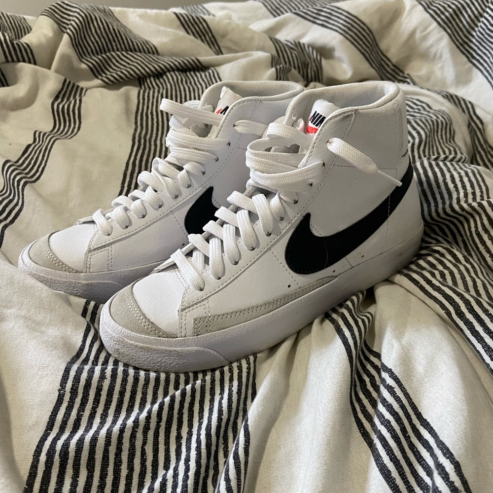 Nike Blazer Mid 77
